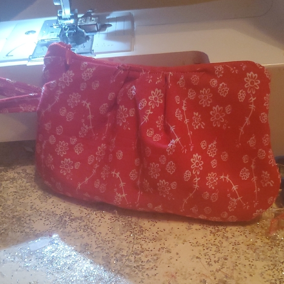 Red Floral Women's Bag - Picture 1 of 3